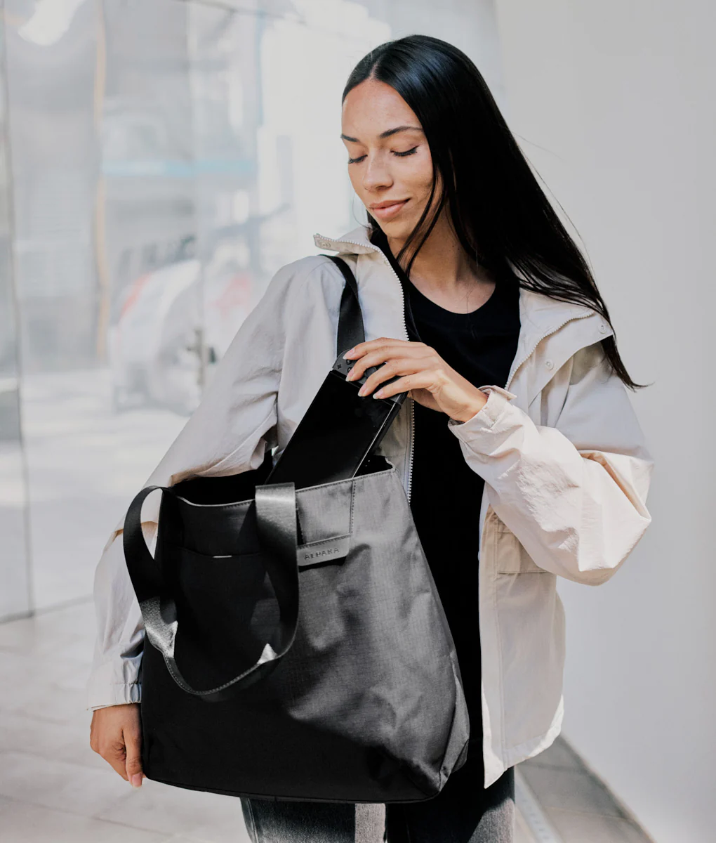 Elements Tote (M) - Image 44