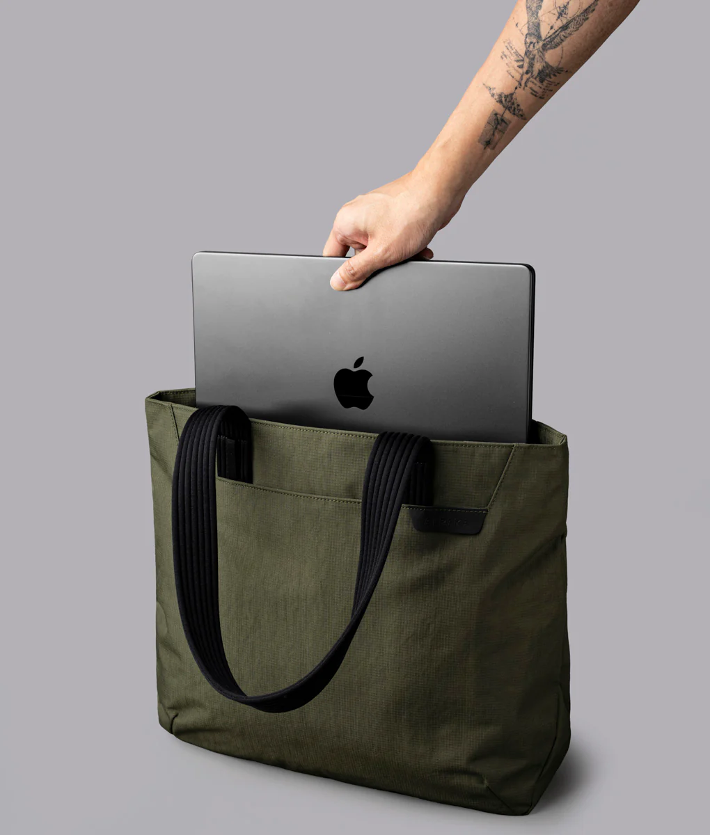 Flight Tote (M) - Image 40